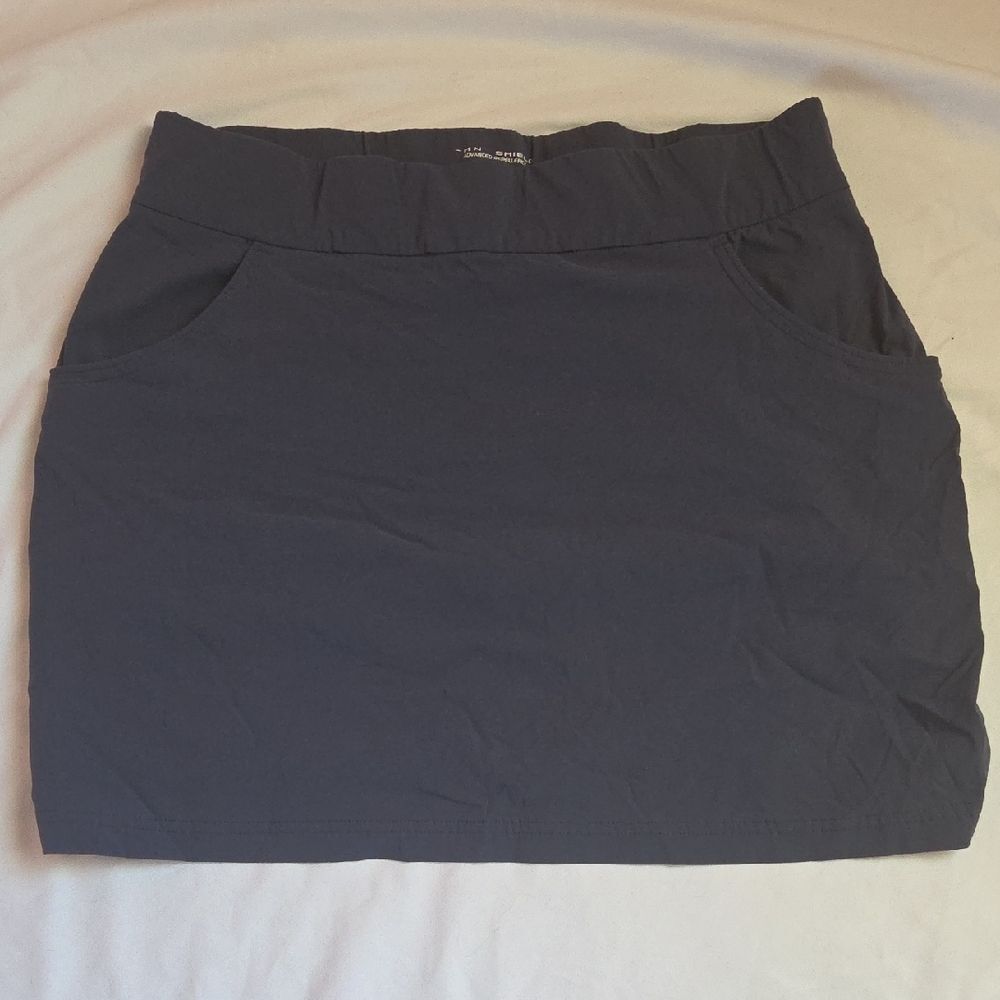 Columbia Omni Shield Advanced Repellency Dark Blue Skort Size XL